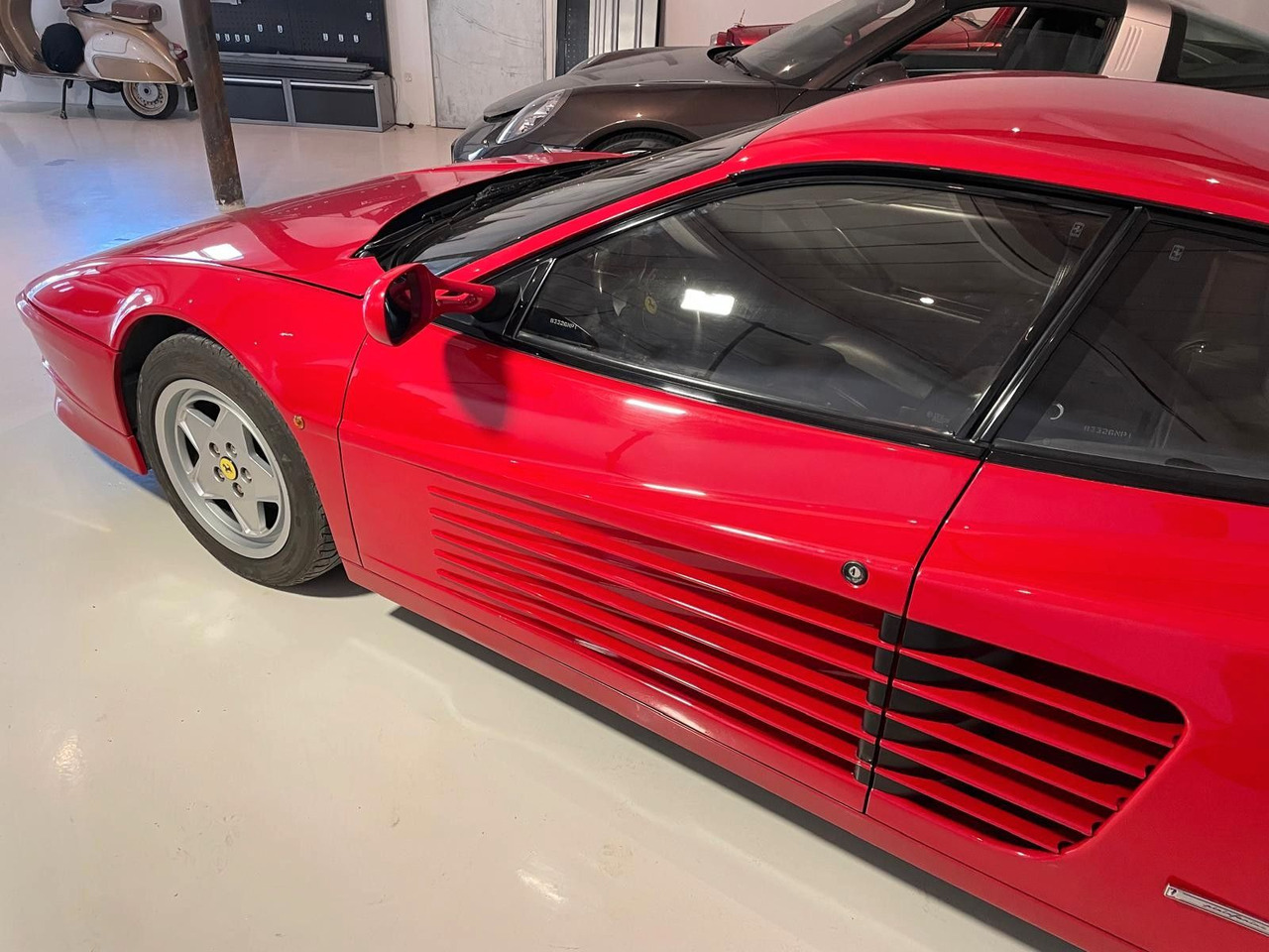 Ferrari Testarossa - Αυτοκίνητο: φωτογραφία 2 Ferrari Testarossa - Αυτοκίνητο: φωτογραφία 2