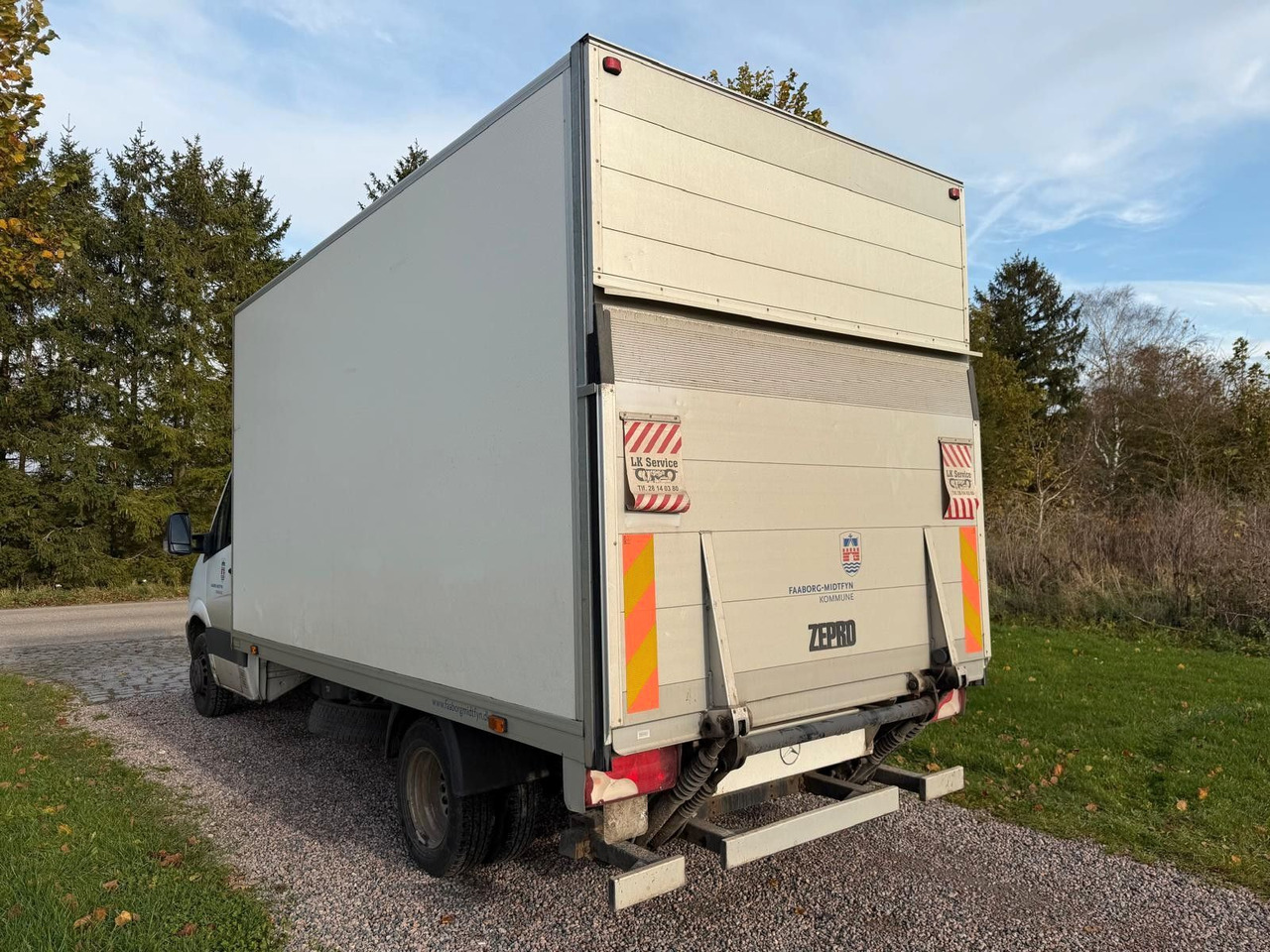 Mercedes-Benz Sprinter II Box + Lift - Βαν: φωτογραφία 3 Mercedes-Benz Sprinter II Box + Lift - Βαν: φωτογραφία 3