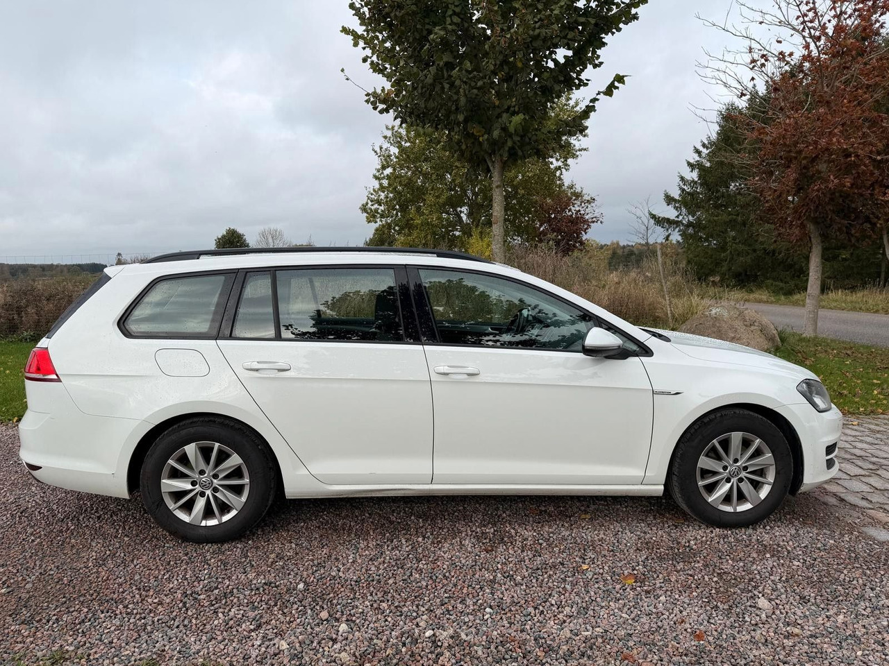 Volkswagen Golf VII Trendline BlueMotion - Station wagon: φωτογραφία 5 Volkswagen Golf VII Trendline BlueMotion - Station wagon: φωτογραφία 5