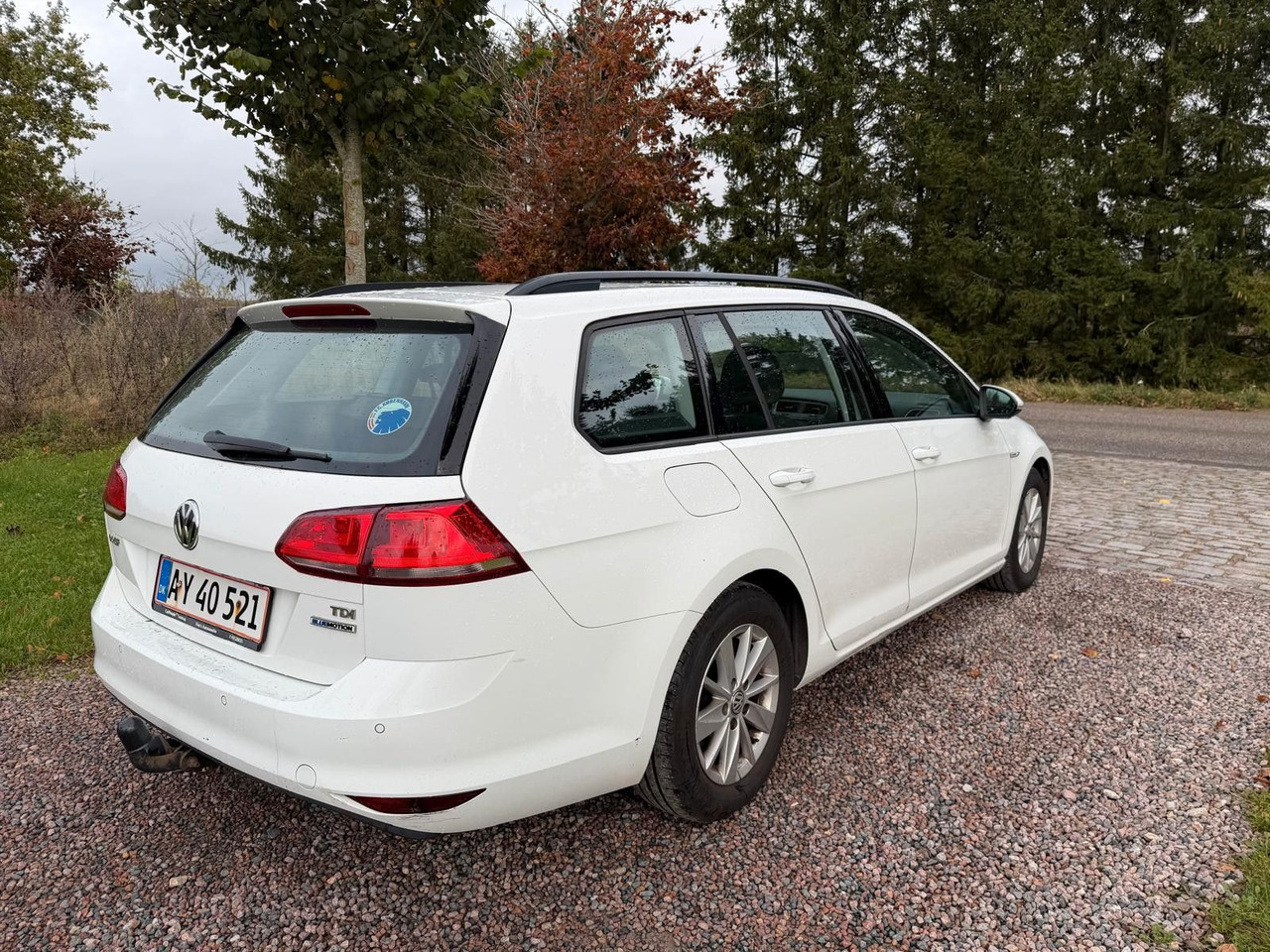 Volkswagen Golf VII Trendline BlueMotion - Station wagon: φωτογραφία 4 Volkswagen Golf VII Trendline BlueMotion - Station wagon: φωτογραφία 4
