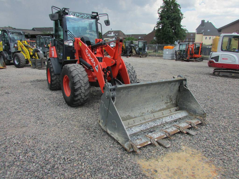 Kubota R 065 Radlader 32.500 EUR - Ελαστιχοφόρος φορτωτής: φωτογραφία 4 Kubota R 065 Radlader 32.500 EUR - Ελαστιχοφόρος φορτωτής: φωτογραφία 4