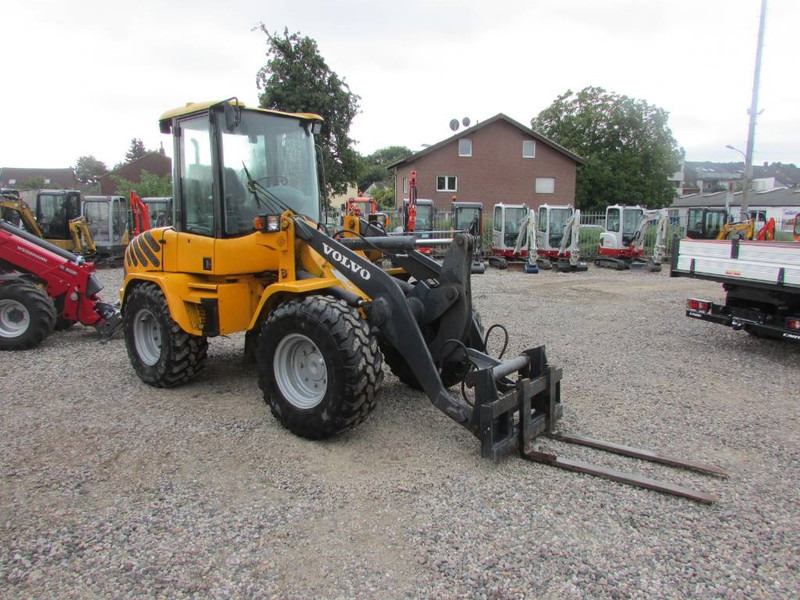 Volvo L 35 B-Z Radlader 16.000 EUR - Ελαστιχοφόρος φορτωτής: φωτογραφία 4 Volvo L 35 B-Z Radlader 16.000 EUR - Ελαστιχοφόρος φορτωτής: φωτογραφία 4