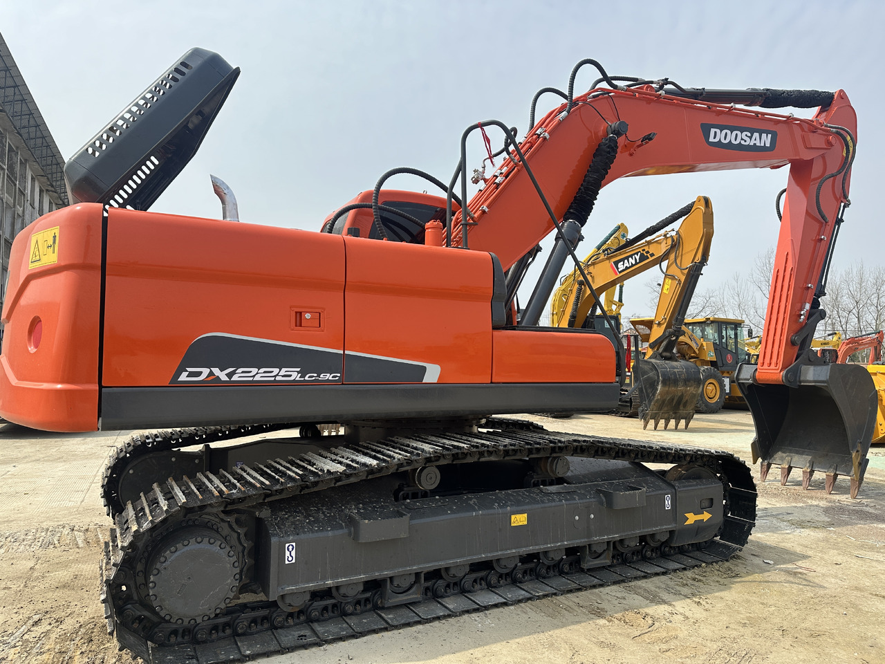 DOOSAN DX225LC-9C - Ερπυστριοφόρος εκσκαφέας: φωτογραφία 1 DOOSAN DX225LC-9C - Ερπυστριοφόρος εκσκαφέας: φωτογραφία 1