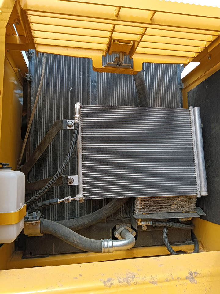 KOMATSU PC200-8 - Ερπυστριοφόρος εκσκαφέας: φωτογραφία 4 KOMATSU PC200-8 - Ερπυστριοφόρος εκσκαφέας: φωτογραφία 4