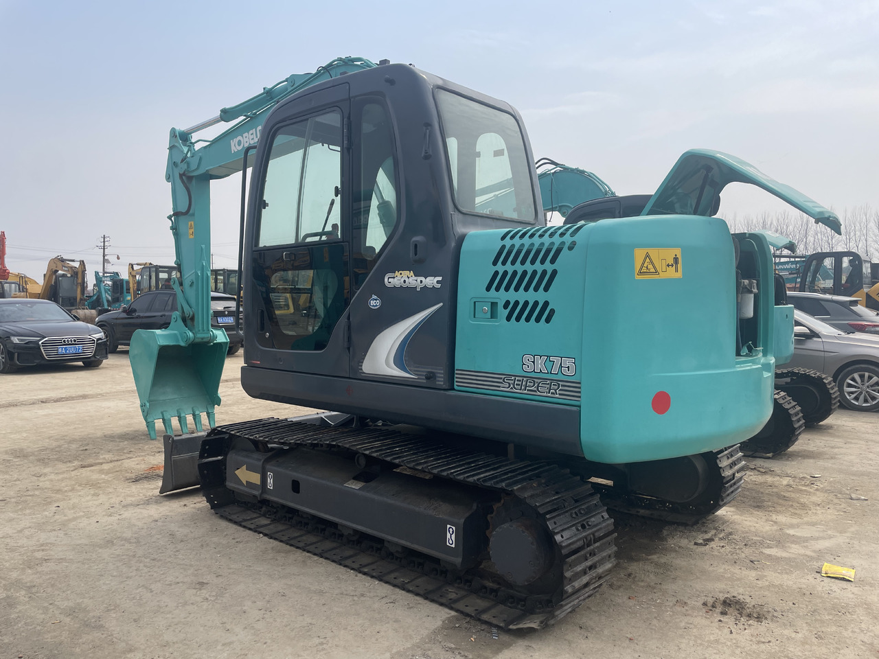 Kobelco SK 75 - Ερπυστριοφόρος εκσκαφέας: φωτογραφία 3 Kobelco SK 75 - Ερπυστριοφόρος εκσκαφέας: φωτογραφία 3
