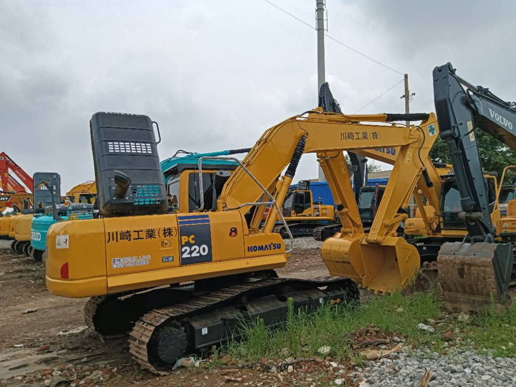 Komatsu PC 220-8 - Ερπυστριοφόρος εκσκαφέας: φωτογραφία 2 Komatsu PC 220-8 - Ερπυστριοφόρος εκσκαφέας: φωτογραφία 2