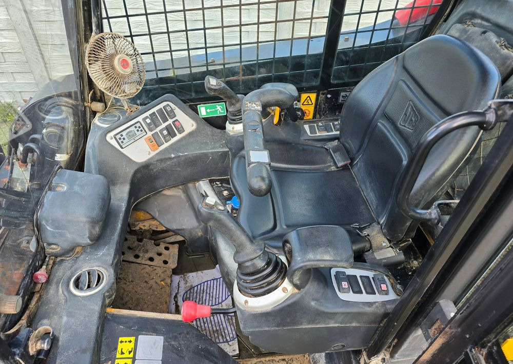 JCB - Φορτωτής πλάγιας ολίσθησης: φωτογραφία 3 JCB - Φορτωτής πλάγιας ολίσθησης: φωτογραφία 3