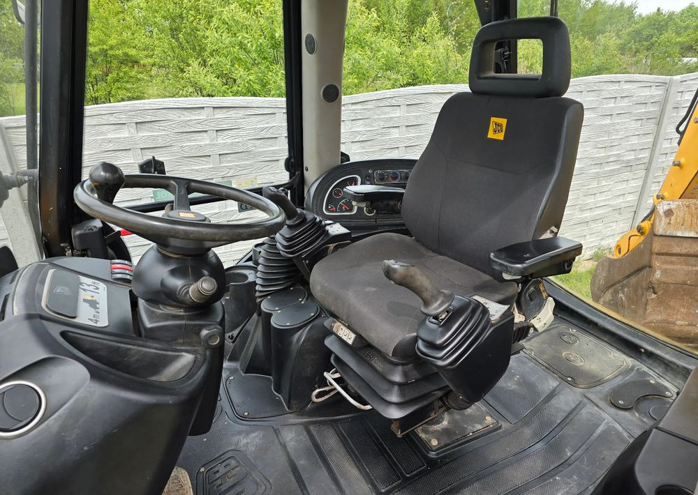 JCB - Φορτωτής εκσκαφέας: φωτογραφία 3 JCB - Φορτωτής εκσκαφέας: φωτογραφία 3