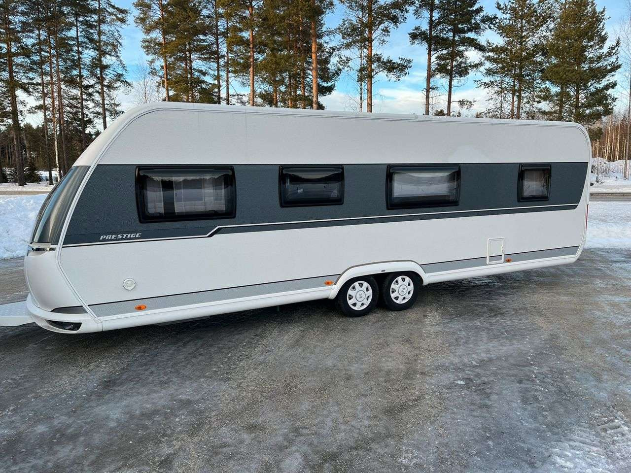 Ρυμουλκούμενο τροχόσπιτο 2018 Campingvogn Hobby 720 Prestige KWFU GODT HOLDT: φωτογραφία 1