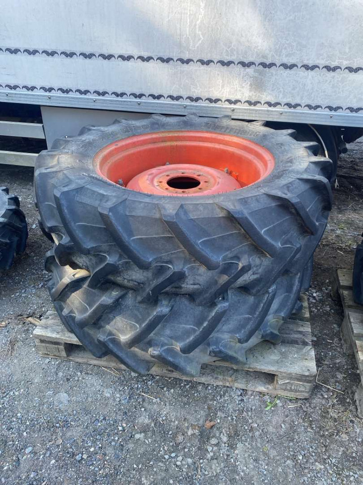 2stk Trelleborg TM700 på felg - Γεωργικά μηχανήματα: φωτογραφία 2 2stk Trelleborg TM700 på felg - Γεωργικά μηχανήματα: φωτογραφία 2