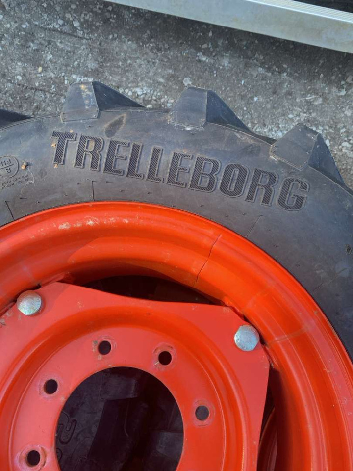 3stk Trelleborg TM700 på felg - Γεωργικά μηχανήματα: φωτογραφία 4 3stk Trelleborg TM700 på felg - Γεωργικά μηχανήματα: φωτογραφία 4