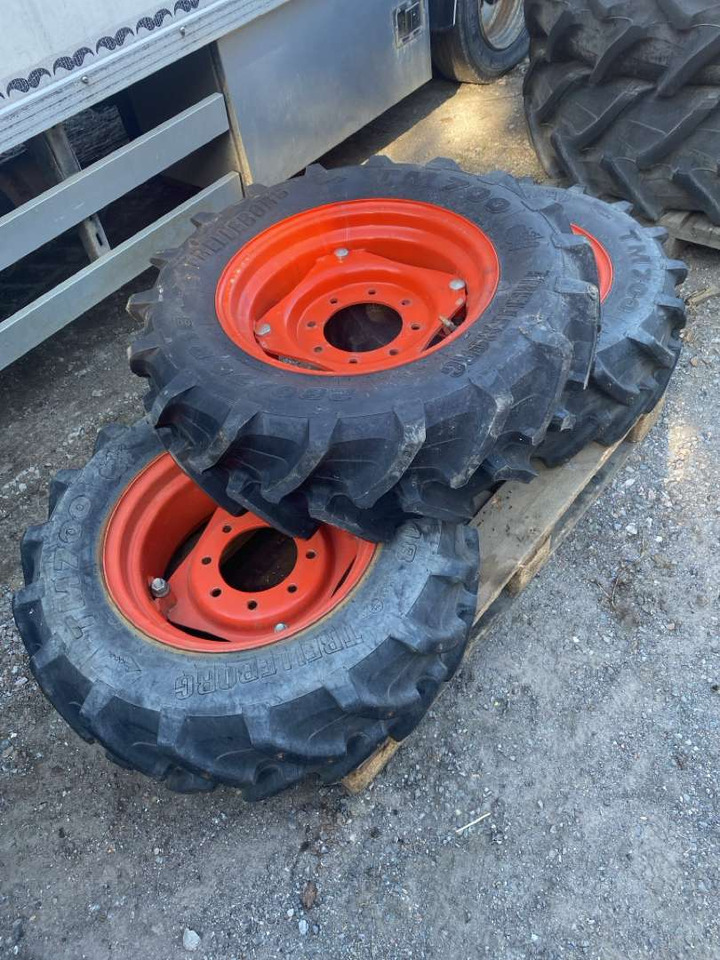 3stk Trelleborg TM700 på felg - Γεωργικά μηχανήματα: φωτογραφία 1 3stk Trelleborg TM700 på felg - Γεωργικά μηχανήματα: φωτογραφία 1