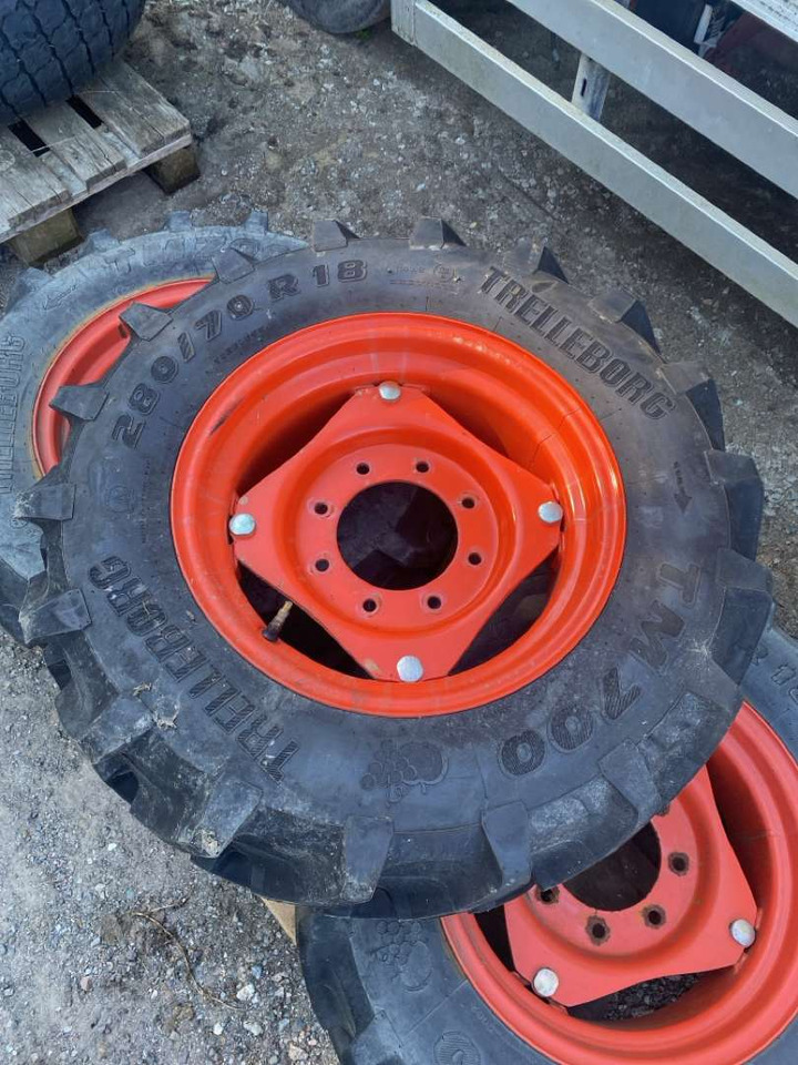 3stk Trelleborg TM700 på felg - Γεωργικά μηχανήματα: φωτογραφία 2 3stk Trelleborg TM700 på felg - Γεωργικά μηχανήματα: φωτογραφία 2
