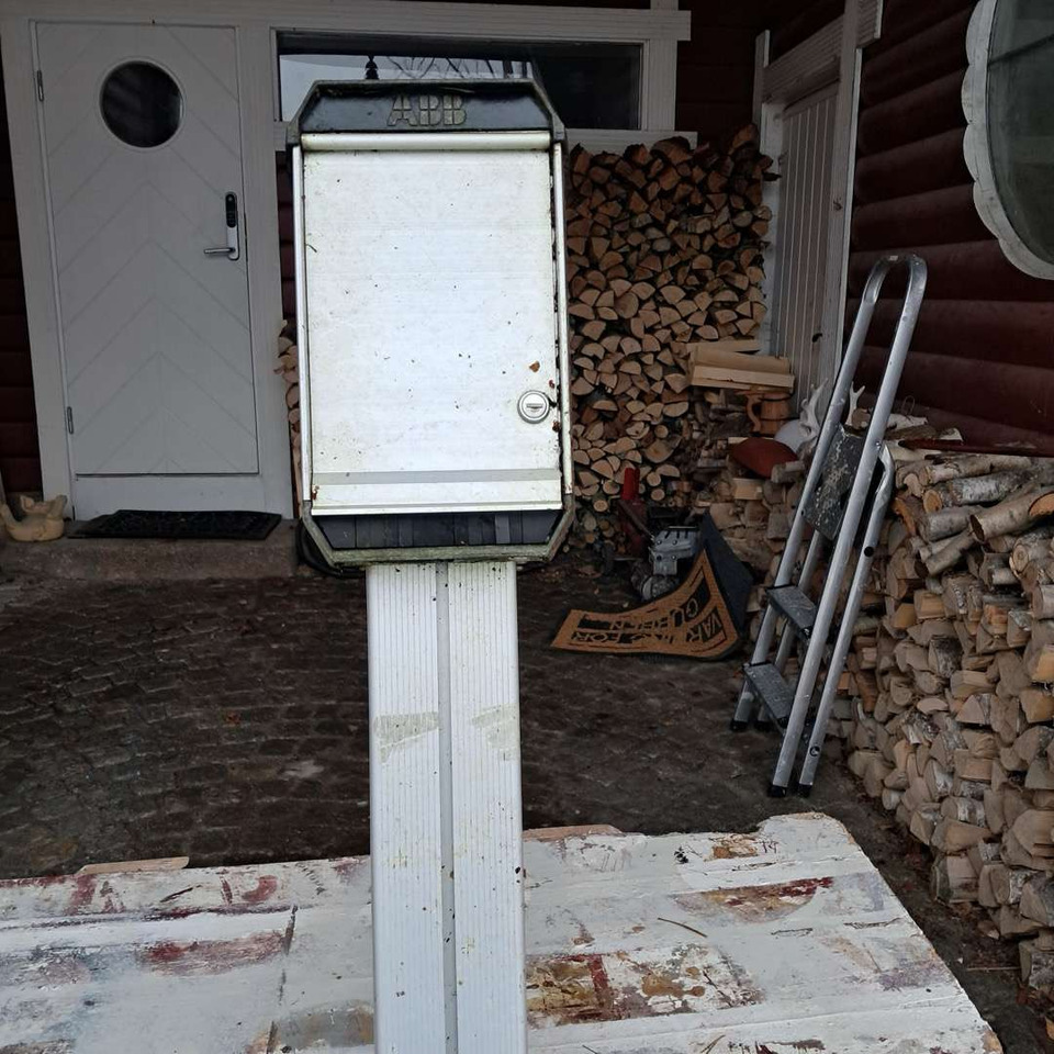 ABB stikkontaktsøyle (1) - Εργαλείο/ Εξοπλισμός: φωτογραφία 1 ABB stikkontaktsøyle (1) - Εργαλείο/ Εξοπλισμός: φωτογραφία 1