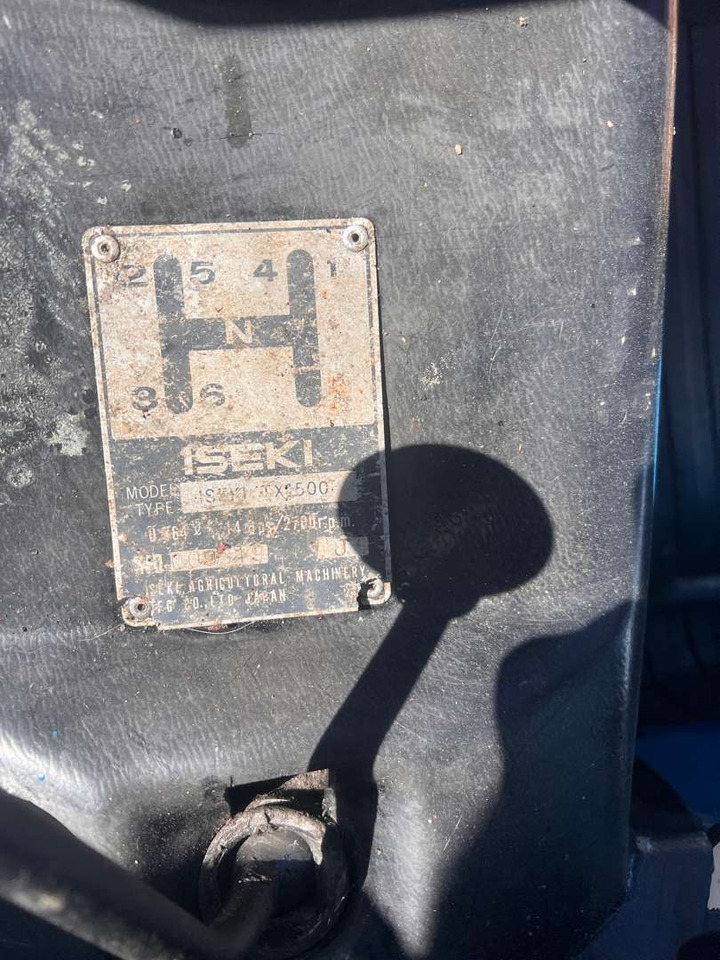Iseki TX1500 brøyteskjær og feiekost - Τρακτέρ: φωτογραφία 4 Iseki TX1500 brøyteskjær og feiekost - Τρακτέρ: φωτογραφία 4
