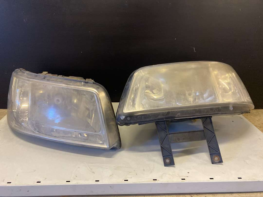 VW Transporter frontlykter - Εργαλείο/ Εξοπλισμός: φωτογραφία 1 VW Transporter frontlykter - Εργαλείο/ Εξοπλισμός: φωτογραφία 1