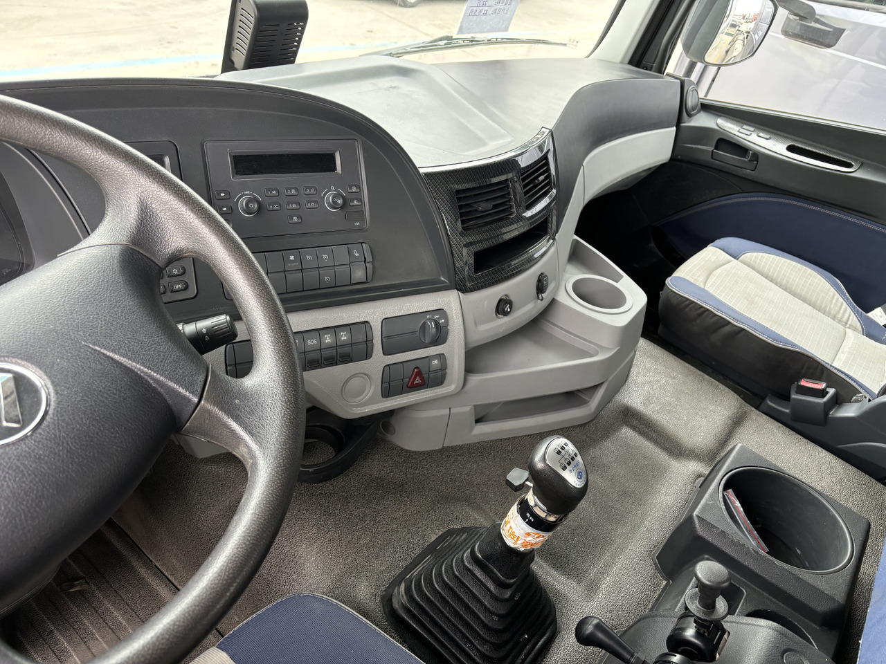 AUMAN GTL - Τράκτορας: φωτογραφία 3 AUMAN GTL - Τράκτορας: φωτογραφία 3