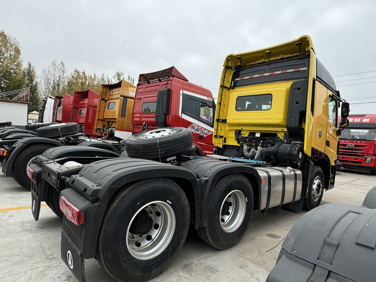 BENCHI  - Τράκτορας: φωτογραφία 5 BENCHI  - Τράκτορας: φωτογραφία 5