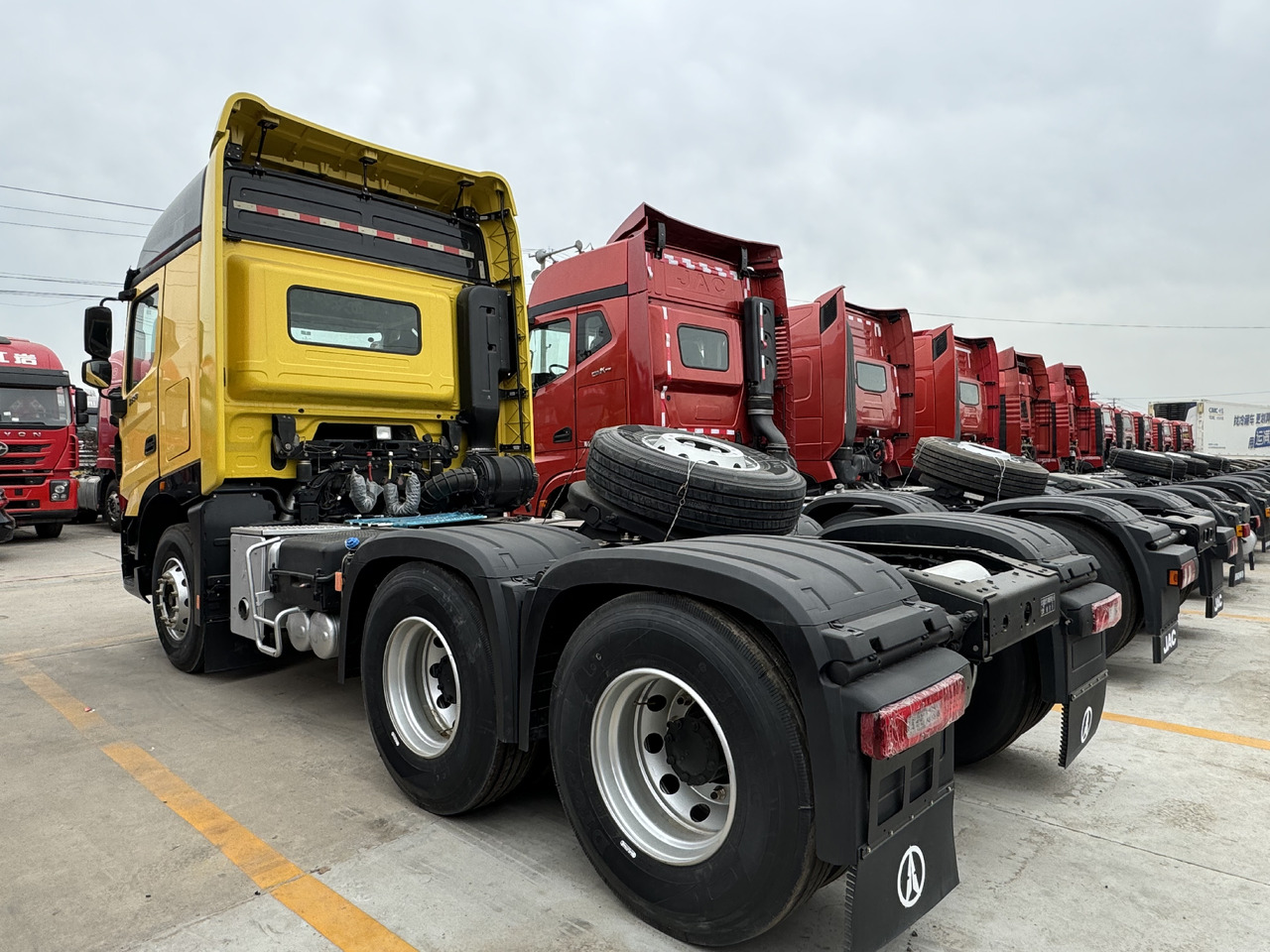 BENCHI  - Τράκτορας: φωτογραφία 4 BENCHI  - Τράκτορας: φωτογραφία 4