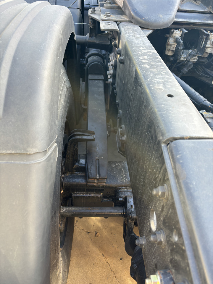 DONGFENG KX - Τράκτορας: φωτογραφία 5 DONGFENG KX - Τράκτορας: φωτογραφία 5