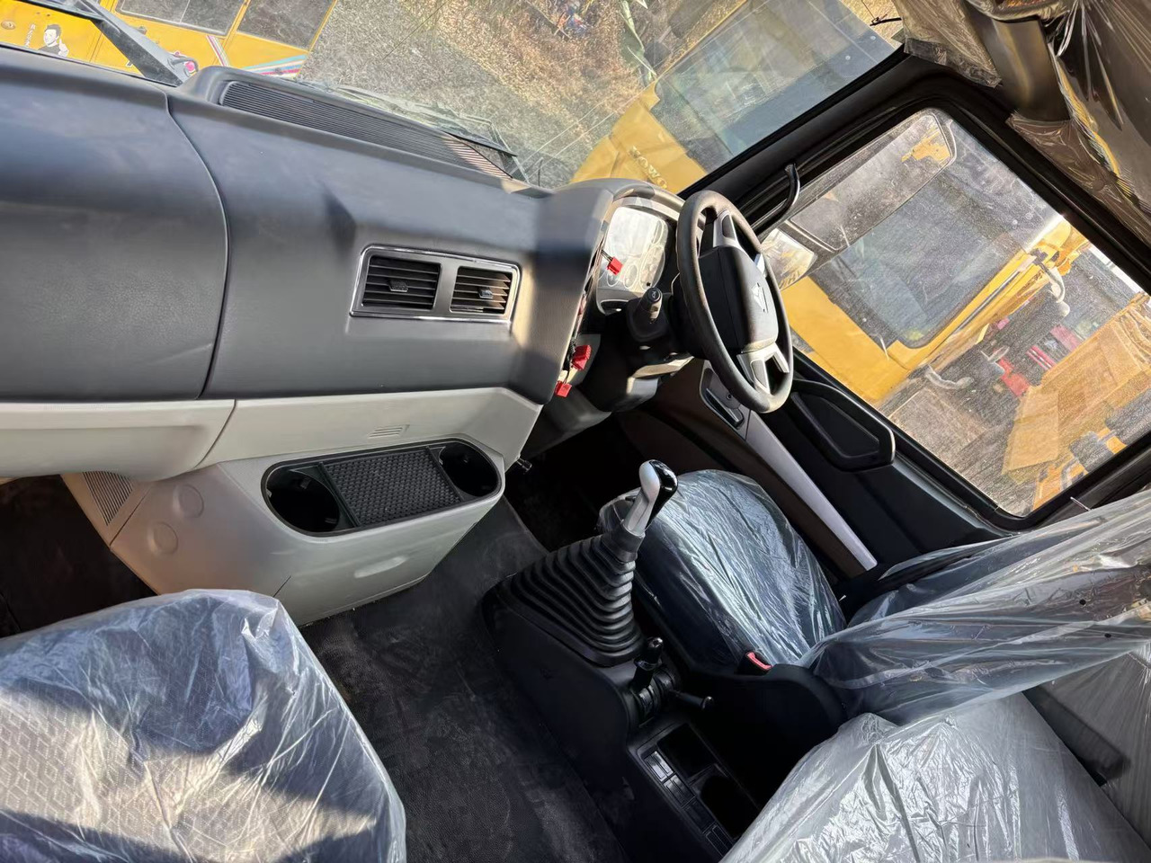 SINOTRUCK HOWO - Τράκτορας: φωτογραφία 4 SINOTRUCK HOWO - Τράκτορας: φωτογραφία 4