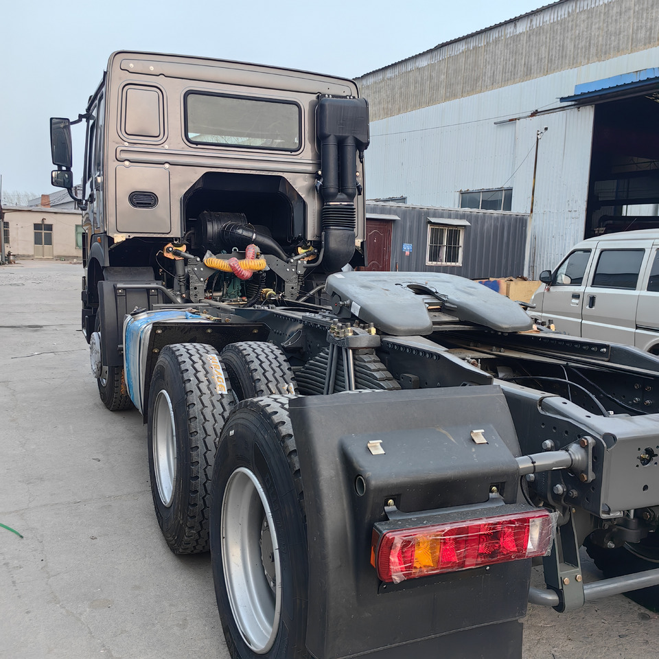 SINOTRUCK HOWO  - Τράκτορας: φωτογραφία 4 SINOTRUCK HOWO  - Τράκτορας: φωτογραφία 4