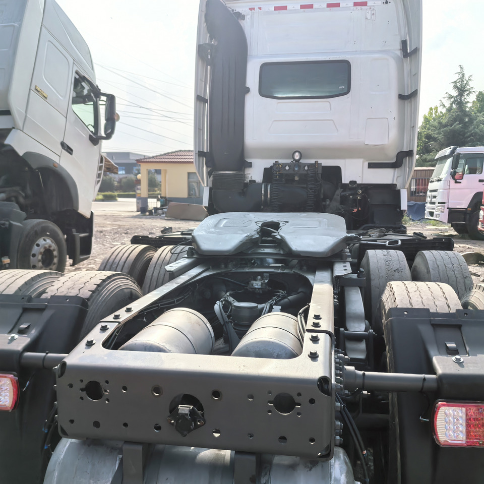 SINOTRUCK HOWO  - Τράκτορας: φωτογραφία 4 SINOTRUCK HOWO  - Τράκτορας: φωτογραφία 4