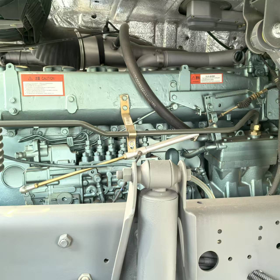 SINOTRUCK HOWO  - Τράκτορας: φωτογραφία 4 SINOTRUCK HOWO  - Τράκτορας: φωτογραφία 4