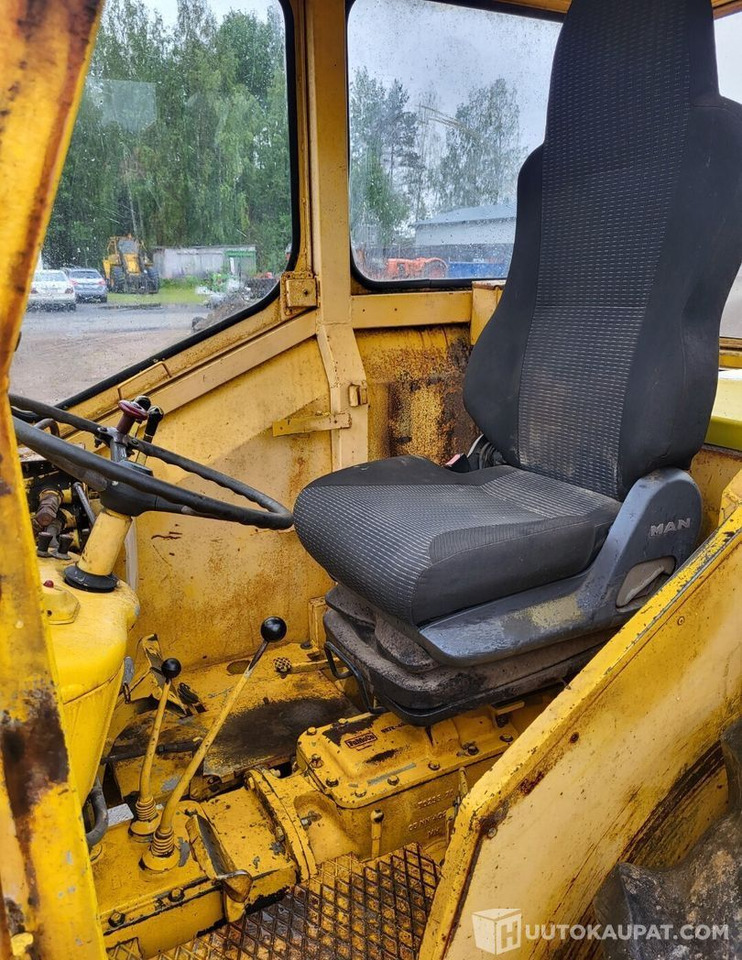 Ford 4550, 1971, Diesel Traktori + etukuormaaja MTK25, Virrat - Τρακτέρ: φωτογραφία 5 Ford 4550, 1971, Diesel Traktori + etukuormaaja MTK25, Virrat - Τρακτέρ: φωτογραφία 5