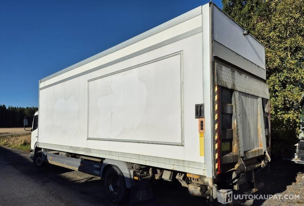 Mercedes-Benz Atego 1223 umpikori+pl nostin, 2003, 323 000 km, Forssa - Φορτηγό κόφα: φωτογραφία 4 Mercedes-Benz Atego 1223 umpikori+pl nostin, 2003, 323 000 km, Forssa - Φορτηγό κόφα: φωτογραφία 4