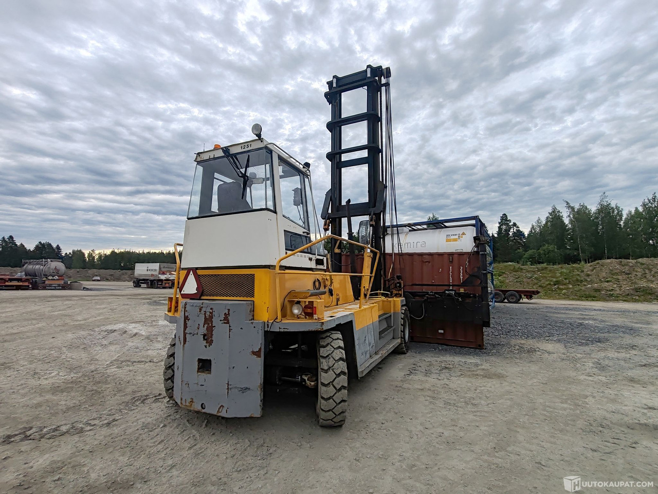 Valmet TD5ECR kontinkäsittelytrukki, 1993, Huittinen - Κατασκευή μηχανήματα: φωτογραφία 4 Valmet TD5ECR kontinkäsittelytrukki, 1993, Huittinen - Κατασκευή μηχανήματα: φωτογραφία 4