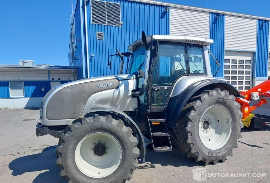 Valtra M 120 E, VAIN 2932 h, Okraspecial, 2004, Kokkola - Γεωργικά μηχανήματα: φωτογραφία 1 Valtra M 120 E, VAIN 2932 h, Okraspecial, 2004, Kokkola - Γεωργικά μηχανήματα: φωτογραφία 1