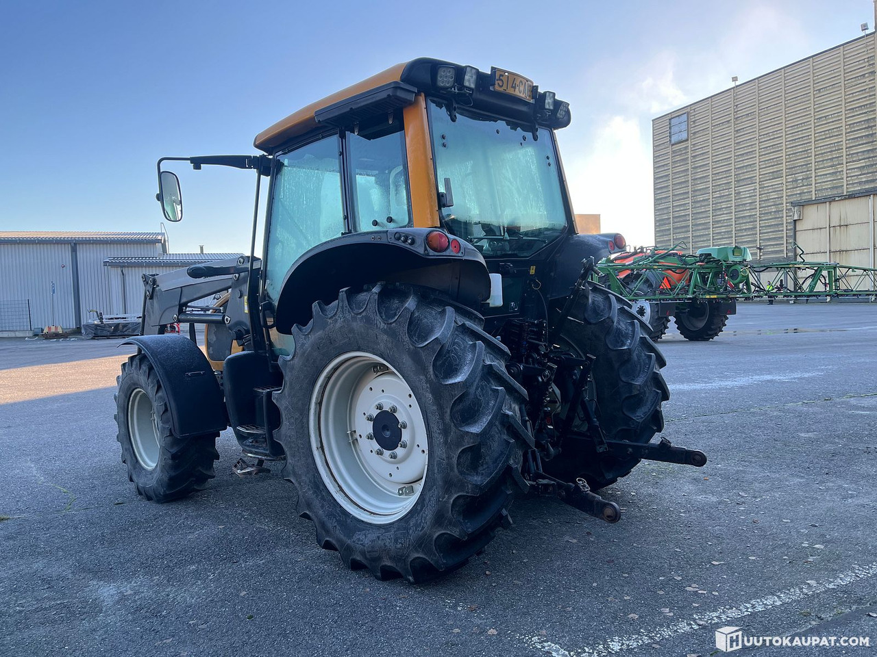 Valtra N92 tractor with loader, 5,500 h, 2010, Salo - Τρακτέρ: φωτογραφία 3 Valtra N92 tractor with loader, 5,500 h, 2010, Salo - Τρακτέρ: φωτογραφία 3