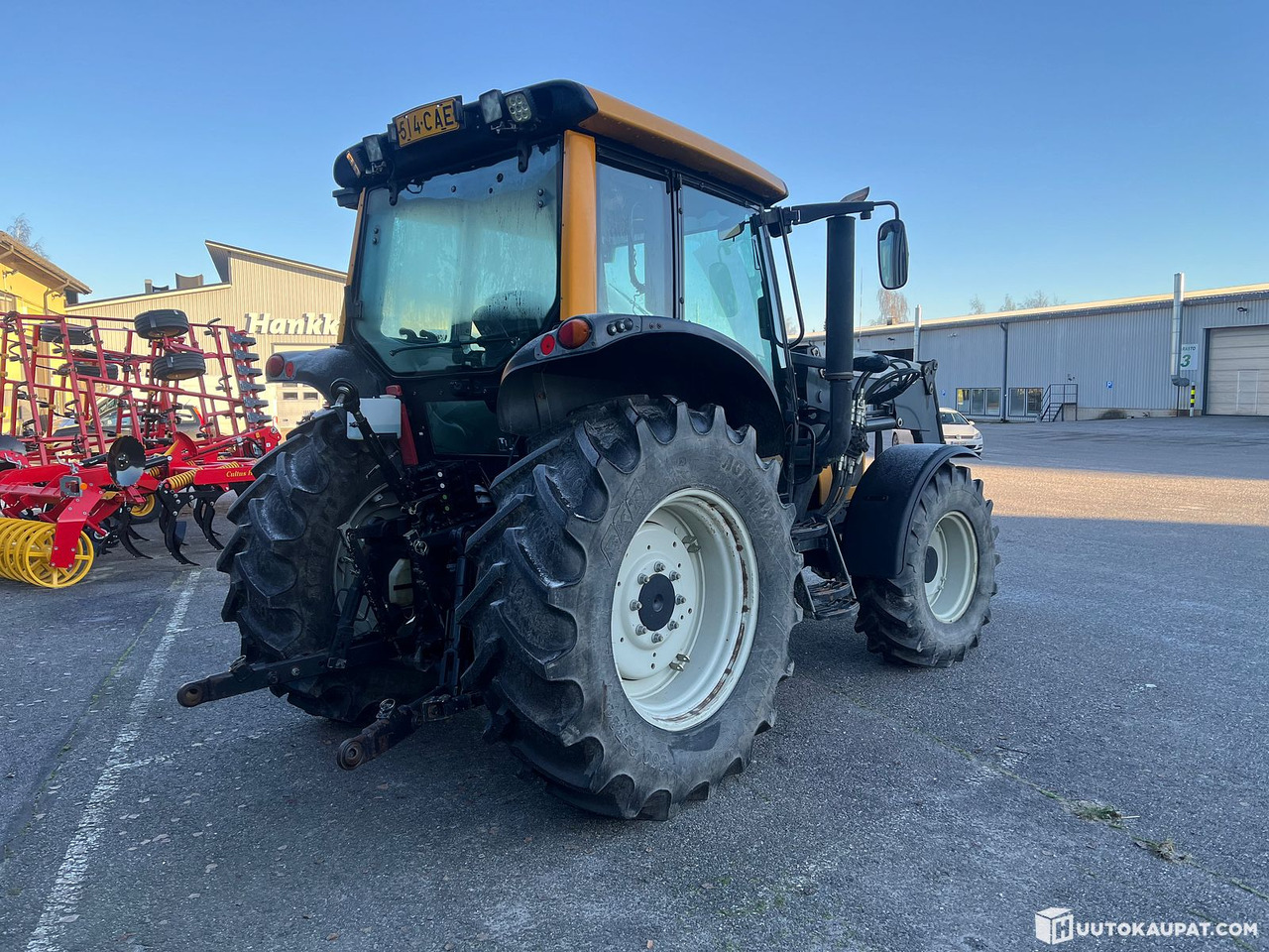 Valtra N92 tractor with loader, 5,500 h, 2010, Salo - Τρακτέρ: φωτογραφία 5 Valtra N92 tractor with loader, 5,500 h, 2010, Salo - Τρακτέρ: φωτογραφία 5