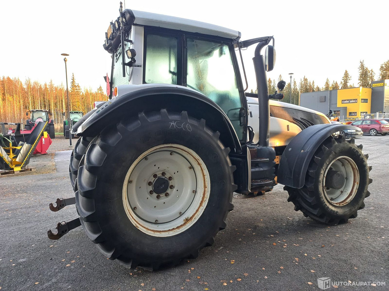 Valtra T213 VERSU, 2013, 11 100 h, Joensuu - Τρακτέρ: φωτογραφία 4 Valtra T213 VERSU, 2013, 11 100 h, Joensuu - Τρακτέρ: φωτογραφία 4