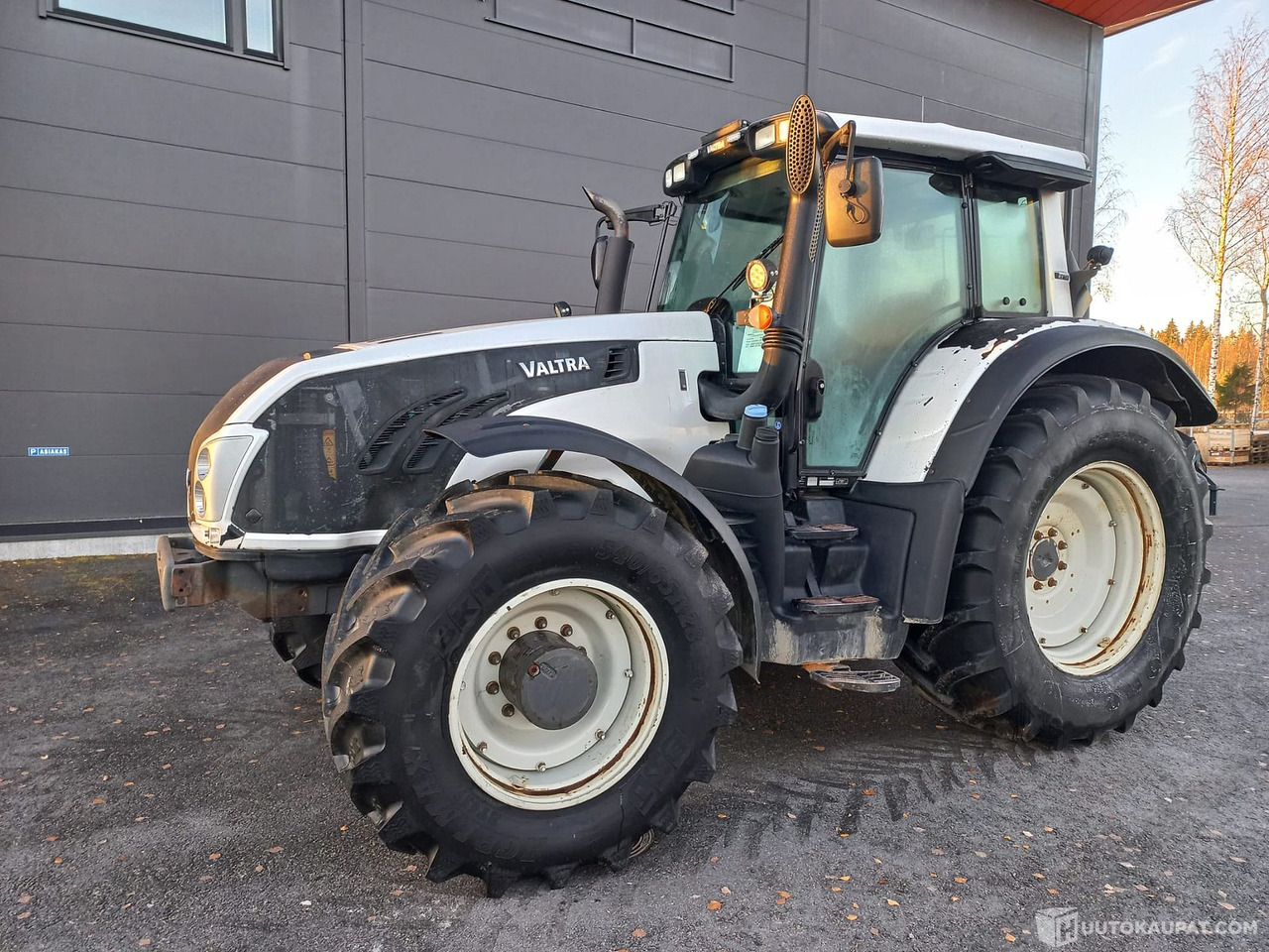 Valtra T213 VERSU, 2013, 11 100 h, Joensuu - Τρακτέρ: φωτογραφία 1 Valtra T213 VERSU, 2013, 11 100 h, Joensuu - Τρακτέρ: φωτογραφία 1