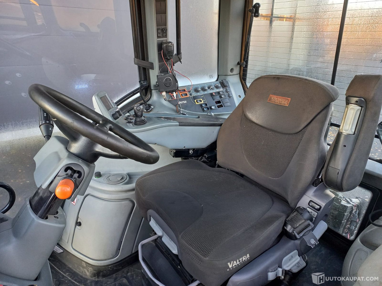 Valtra T213 VERSU, 2013, 11 100 h, Joensuu - Τρακτέρ: φωτογραφία 5 Valtra T213 VERSU, 2013, 11 100 h, Joensuu - Τρακτέρ: φωτογραφία 5