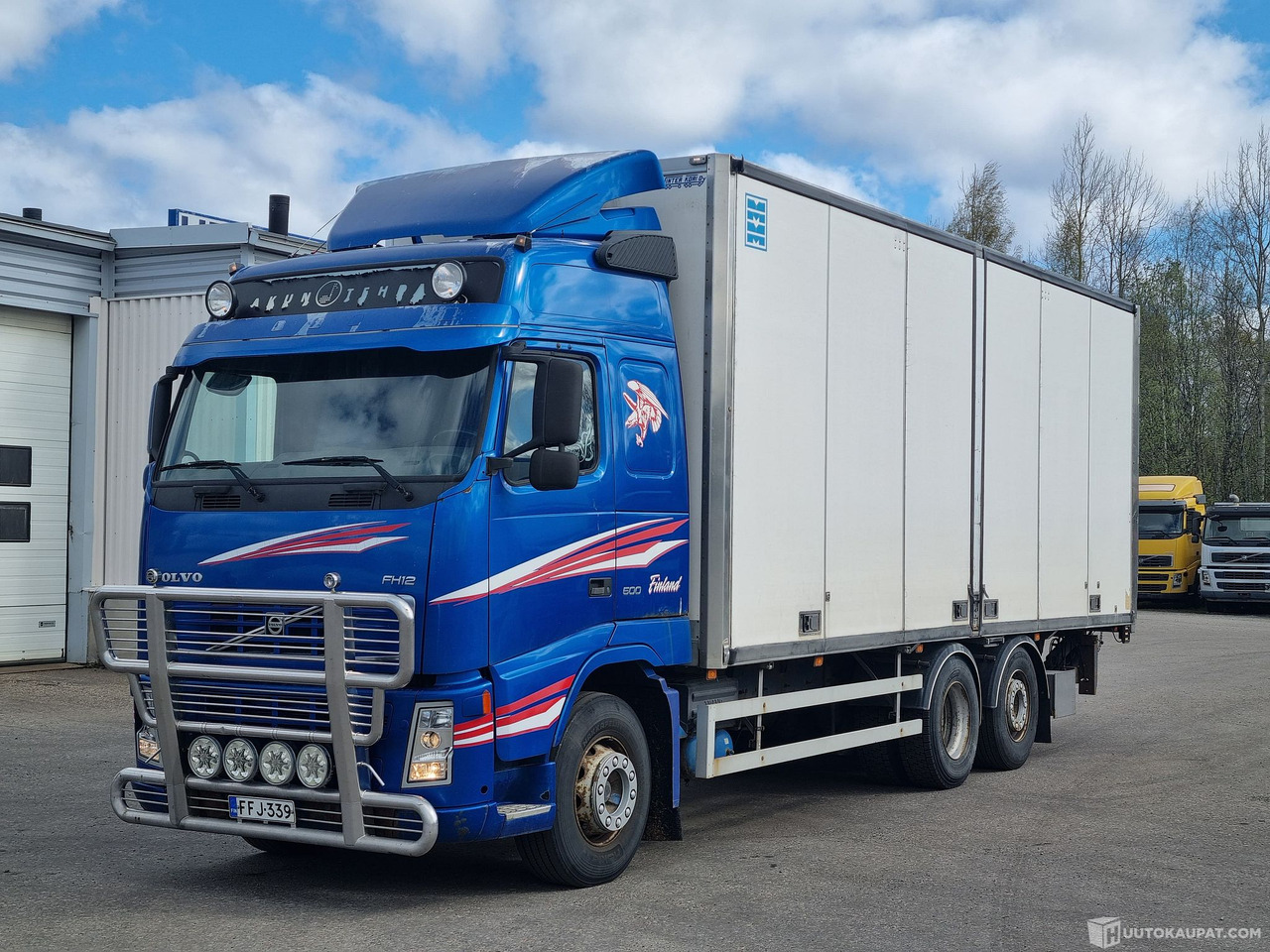 Volvo FH 12 6×2, 2002, Tampere - Φορτηγό κόφα: φωτογραφία 1 Volvo FH 12 6×2, 2002, Tampere - Φορτηγό κόφα: φωτογραφία 1