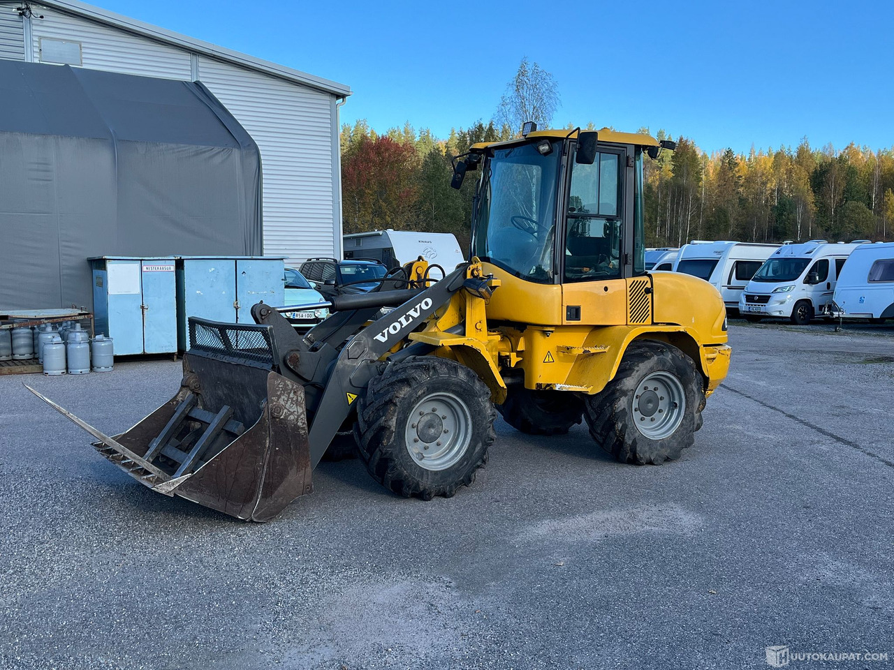 Volvo L35B Pro, pyöräkuormaaja avattavalla kauhalla ja piikeillä, 2005, Vihti - Ελαστιχοφόρος φορτωτής: φωτογραφία 1 Volvo L35B Pro, pyöräkuormaaja avattavalla kauhalla ja piikeillä, 2005, Vihti - Ελαστιχοφόρος φορτωτής: φωτογραφία 1