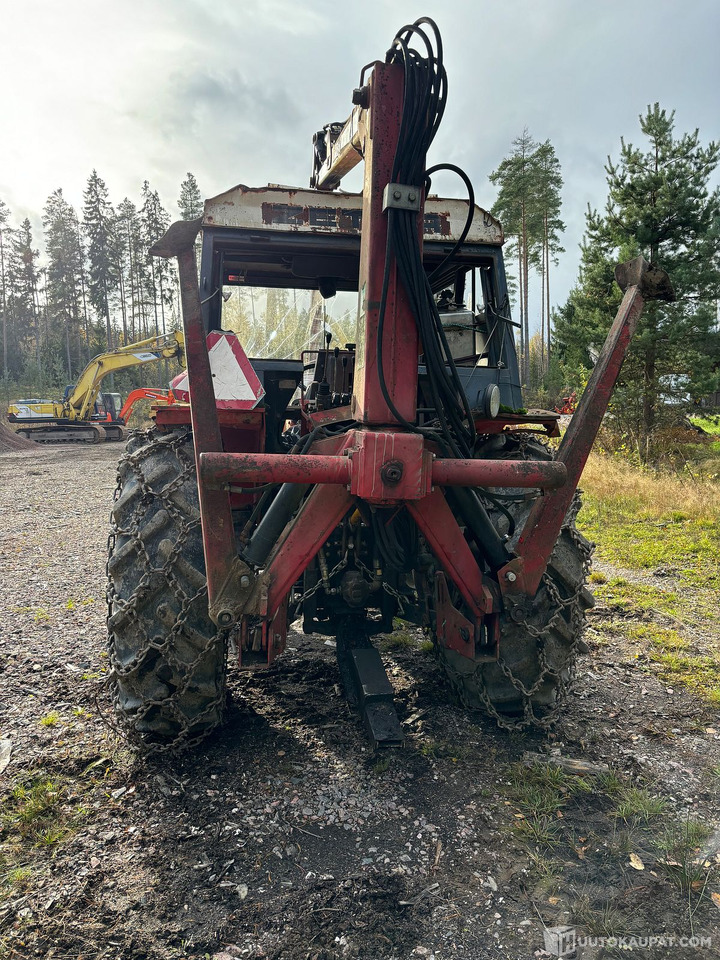 Zetor 6045 + Hakki HK29 kuormain, 1981 MTK25, Askola - Τρακτέρ: φωτογραφία 4 Zetor 6045 + Hakki HK29 kuormain, 1981 MTK25, Askola - Τρακτέρ: φωτογραφία 4