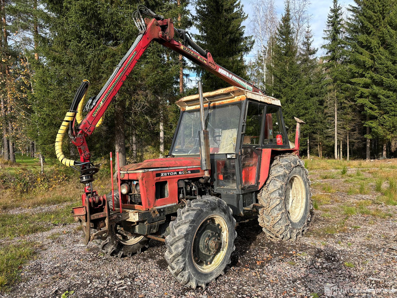 Zetor 6045 + Hakki HK29 kuormain, 1981 MTK25, Askola - Τρακτέρ: φωτογραφία 2 Zetor 6045 + Hakki HK29 kuormain, 1981 MTK25, Askola - Τρακτέρ: φωτογραφία 2