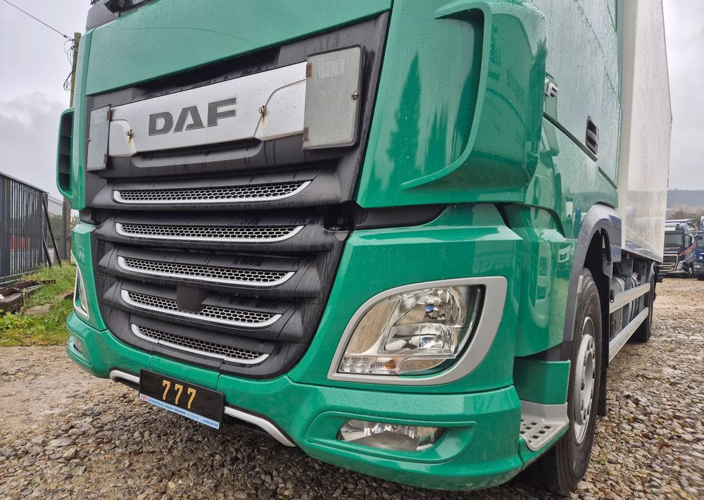 DAF XF ORYGINALNY PRZEBIEG z Niemiec / TANDEM ZESTAW PRZEJAZDOWY Z WINDĄ - Φορτηγό κόφα: φωτογραφία 5 DAF XF ORYGINALNY PRZEBIEG z Niemiec / TANDEM ZESTAW PRZEJAZDOWY Z WINDĄ - Φορτηγό κόφα: φωτογραφία 5