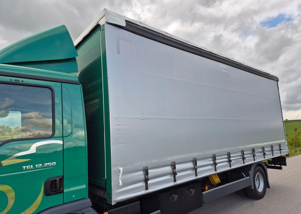 MAN TGL 12.250 6.2m AUTOMAT KLIMA z Niemiec ESP nowe opony EURO 6 / 4.75 rozstaw / zawiesie na wózek widłowy / TOP STAN / okazja nauka jazdy MOŻLIWOŚĆ DOSTOSOWANIA 12t - Φορτηγό μουσαμάς: φωτογραφία 4 MAN TGL 12.250 6.2m AUTOMAT KLIMA z Niemiec ESP nowe opony EURO 6 / 4.75 rozstaw / zawiesie na wózek widłowy / TOP STAN / okazja nauka jazdy MOŻLIWOŚĆ DOSTOSOWANIA 12t - Φορτηγό μουσαμάς: φωτογραφία 4