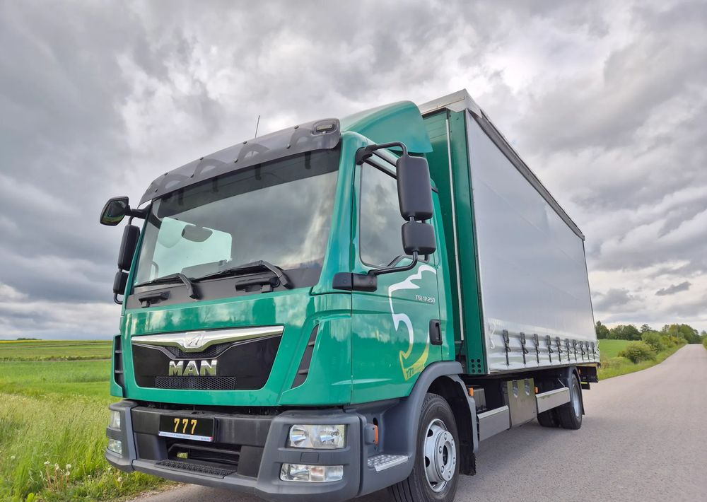 MAN TGL 12.250 6.2m AUTOMAT KLIMA z Niemiec ESP nowe opony EURO 6 / 4.75 rozstaw / zawiesie na wózek widłowy / TOP STAN / okazja nauka jazdy MOŻLIWOŚĆ DOSTOSOWANIA 12t - Φορτηγό μουσαμάς: φωτογραφία 2 MAN TGL 12.250 6.2m AUTOMAT KLIMA z Niemiec ESP nowe opony EURO 6 / 4.75 rozstaw / zawiesie na wózek widłowy / TOP STAN / okazja nauka jazdy MOŻLIWOŚĆ DOSTOSOWANIA 12t - Φορτηγό μουσαμάς: φωτογραφία 2