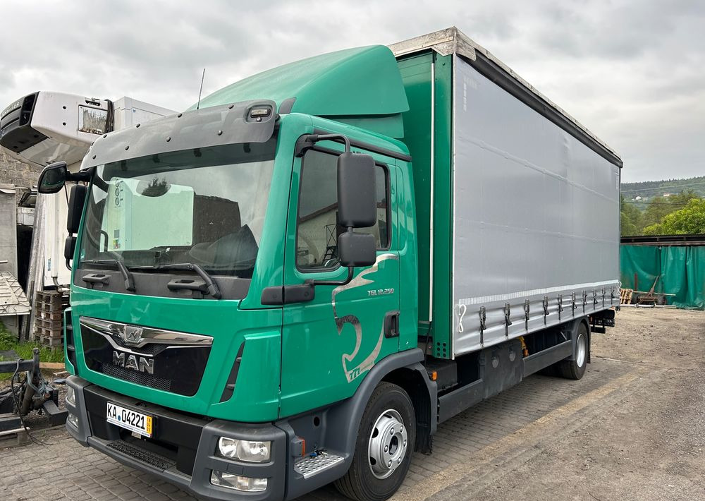 MAN TGL 12.250 6.2m AUTOMAT KLIMA z Niemiec ESP nowe opony EURO 6 / 4.75 rozstaw / zawiesie na wózek widłowy / TOP STAN / okazja nauka jazdy MOŻLIWOŚĆ DOSTOSOWANIA 12t - Φορτηγό μουσαμάς: φωτογραφία 1 MAN TGL 12.250 6.2m AUTOMAT KLIMA z Niemiec ESP nowe opony EURO 6 / 4.75 rozstaw / zawiesie na wózek widłowy / TOP STAN / okazja nauka jazdy MOŻLIWOŚĆ DOSTOSOWANIA 12t - Φορτηγό μουσαμάς: φωτογραφία 1