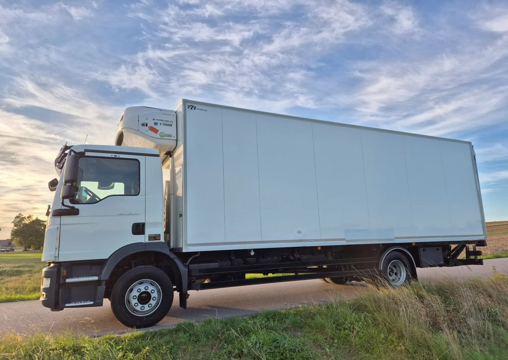 MAN TGM 15.250 7.5m winda AUTOMAT KLIMA z Niemiec EURO 6 / CHŁODNIA T-1000R THERMOKING - Φορτηγό ψυγείο: φωτογραφία 4 MAN TGM 15.250 7.5m winda AUTOMAT KLIMA z Niemiec EURO 6 / CHŁODNIA T-1000R THERMOKING - Φορτηγό ψυγείο: φωτογραφία 4