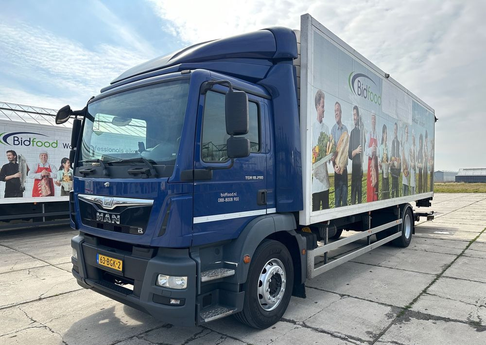 MAN TGM 18.290 18.250 Carrier 1950 D/E z Holandii / TOP STAN / 7.5m / 18 palet / winda + drzwi boczne / OKAZJA - Φορτηγό ψυγείο: φωτογραφία 1 MAN TGM 18.290 18.250 Carrier 1950 D/E z Holandii / TOP STAN / 7.5m / 18 palet / winda + drzwi boczne / OKAZJA - Φορτηγό ψυγείο: φωτογραφία 1