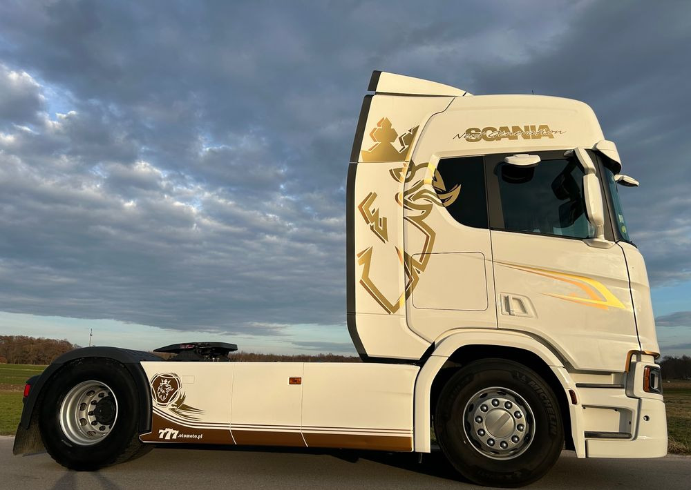 Scania R500 FULL AIR 2019 10x poduszki KLIMA POSTOJOWA / RETARDER / FULL SPOJLER / TOP STAN / od jedynego właściciela ! HYDRAULIKA spod beczki spożywczej ! / do wywrotu ruchomej podłogi beczki TOP TOP - Τράκτορας: φωτογραφία 4 Scania R500 FULL AIR 2019 10x poduszki KLIMA POSTOJOWA / RETARDER / FULL SPOJLER / TOP STAN / od jedynego właściciela ! HYDRAULIKA spod beczki spożywczej ! / do wywrotu ruchomej podłogi beczki TOP TOP - Τράκτορας: φωτογραφία 4