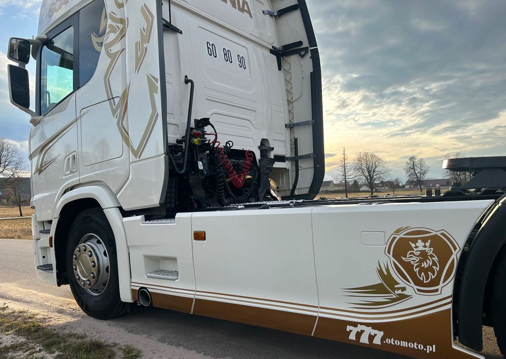 Scania R500 FULL AIR 2019 10x poduszki KLIMA POSTOJOWA / RETARDER / FULL SPOJLER / TOP STAN / od jedynego właściciela ! HYDRAULIKA spod beczki spożywczej ! / do wywrotu ruchomej podłogi beczki TOP TOP - Τράκτορας: φωτογραφία 5 Scania R500 FULL AIR 2019 10x poduszki KLIMA POSTOJOWA / RETARDER / FULL SPOJLER / TOP STAN / od jedynego właściciela ! HYDRAULIKA spod beczki spożywczej ! / do wywrotu ruchomej podłogi beczki TOP TOP - Τράκτορας: φωτογραφία 5