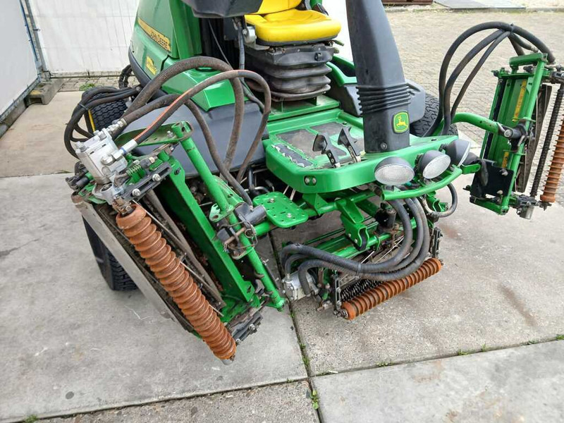 John Deere 8700A - Χλοοκοπτικό: φωτογραφία 4 John Deere 8700A - Χλοοκοπτικό: φωτογραφία 4